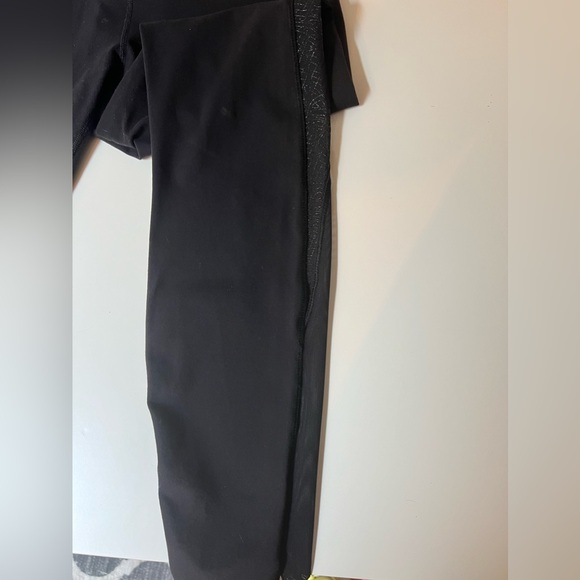 Lululemon Wunder Unders Size 8 full length - Picture 4 of 9